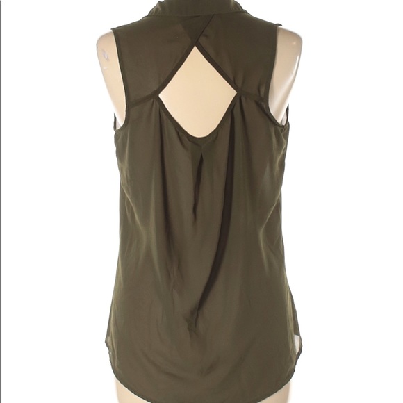 Six Degrees of Separation Sleeveless Blouse with Cut Out Back - Green, Size: L - Picture 2 of 2